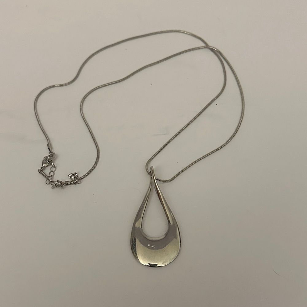 Sleek Silver Teardrop Necklace